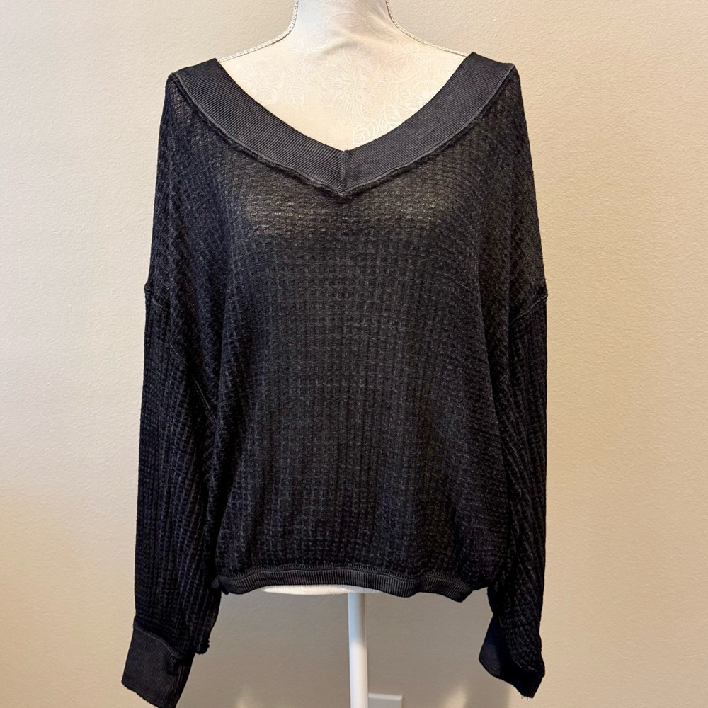 Free People We The Free Boho Charcoal Lightweight Knit Top Long Sleeves Small